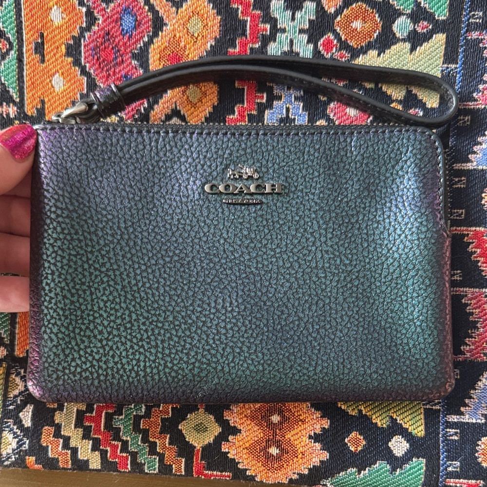 Rare Coach Holographic Green Purple Shift Leather Corner Zip Wristlet - Picture 2 of 12